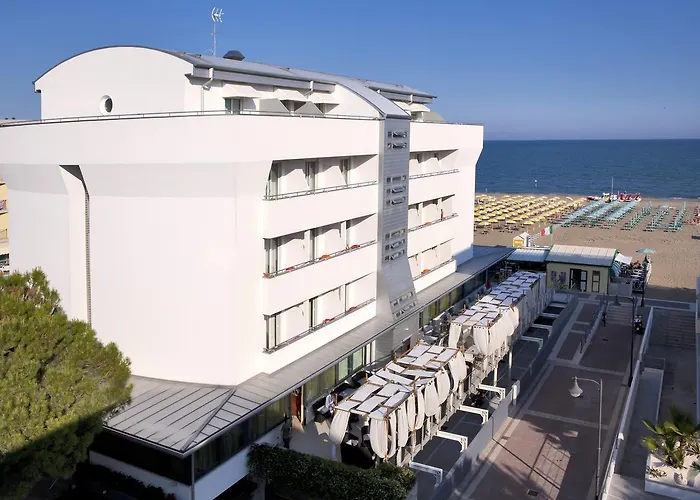 Parigi 3* Каорле